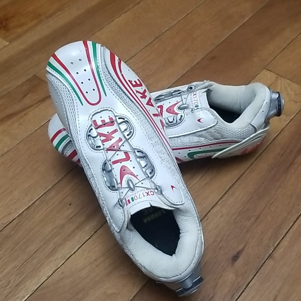 Lake Cycling Shoes and pedals